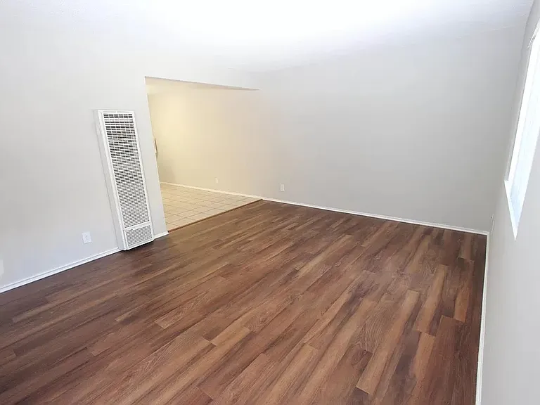 285 E Del Mar Blvd #1 — Photo 6