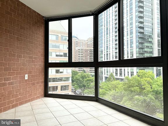 5th image of 1001 N Randolph St APT 502