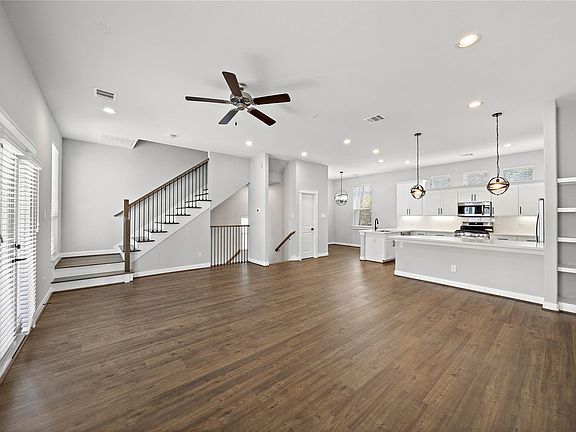 2nd image of 603 Link Rd #C