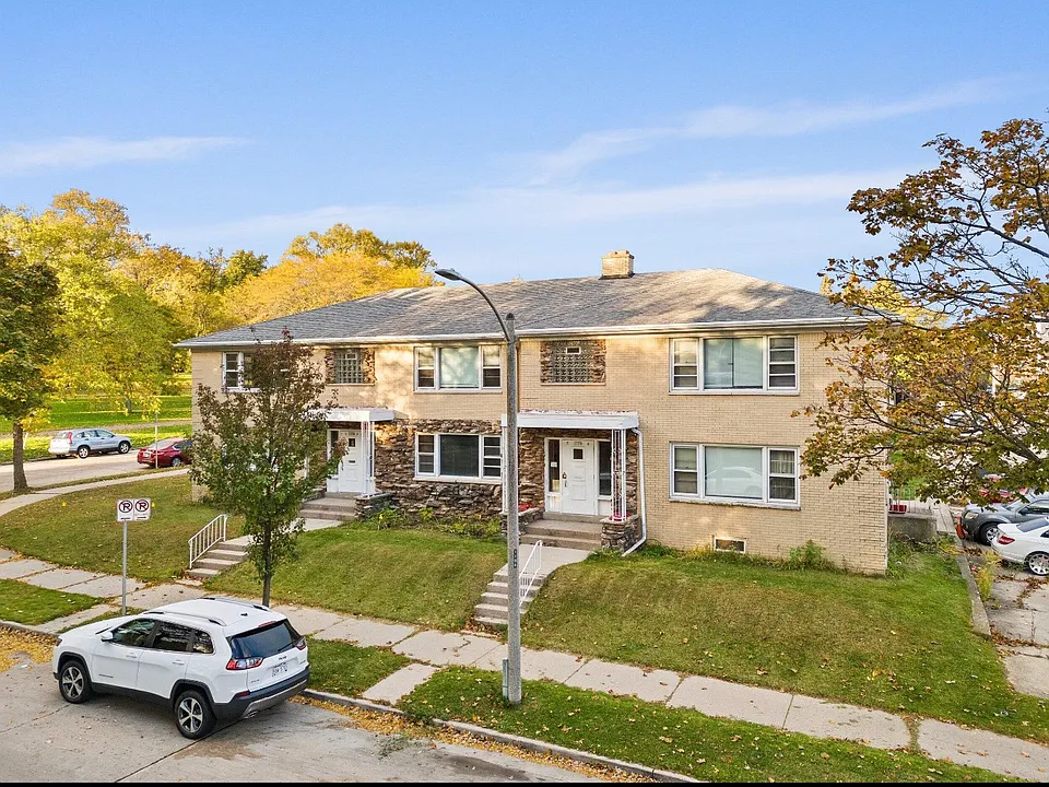 1154 E Singer Cir #3