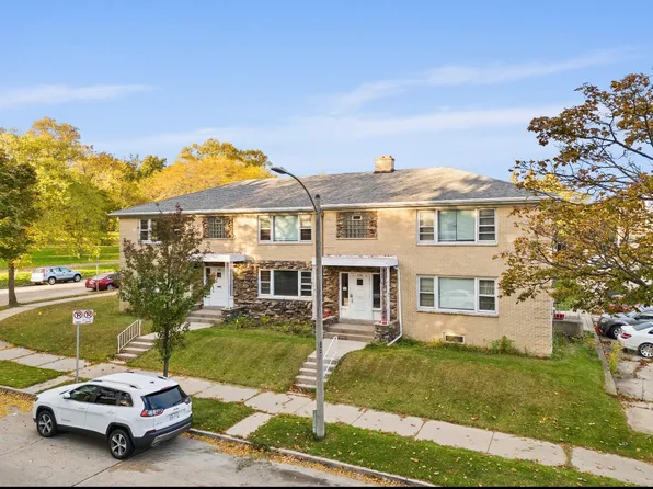 1154 E Singer Cir APT 3, Milwaukee, WI 53212