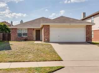 9240 Saint Lucia Rd, Fort Worth, TX 76123