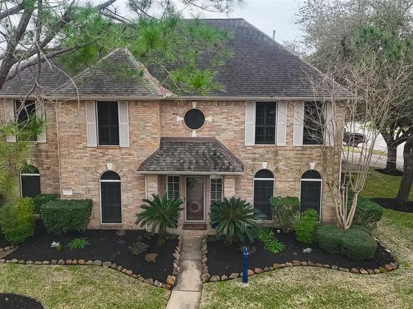 2329 N Lake Front Dr, League City, TX 77573