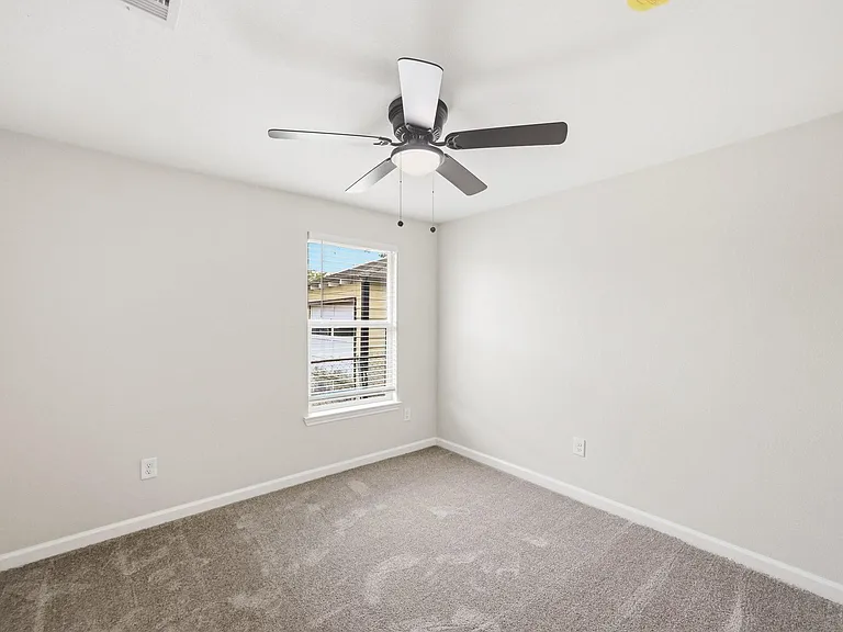 7946 Fowlie St — Photo 20