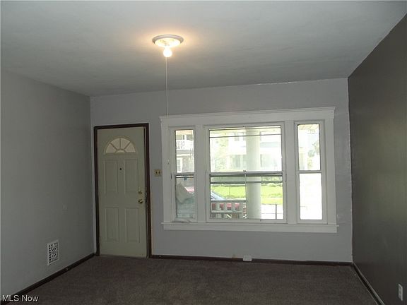 2nd image of 639 E 117th St
