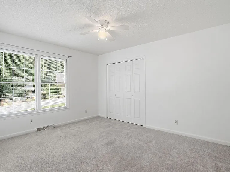 101 Emerald Way — Photo 15