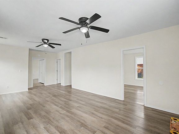 4th image of 2110 Robison St