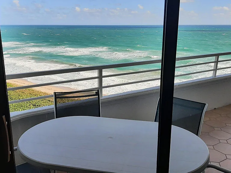 Master Bedroom Sliders to Balcony
