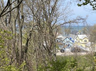 1012 Lake Blvd, Saint Joseph, MI
