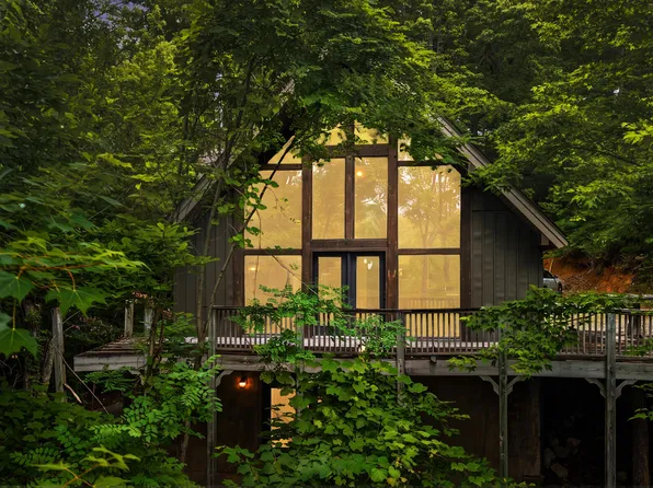 1068 Lower Alpine Way, Gatlinburg, TN 37738