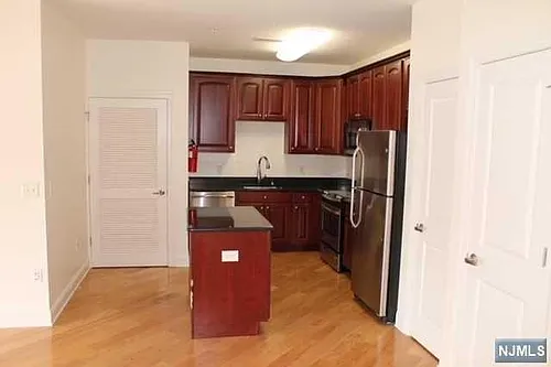 20 Avenue At Port Imperial Photo 1