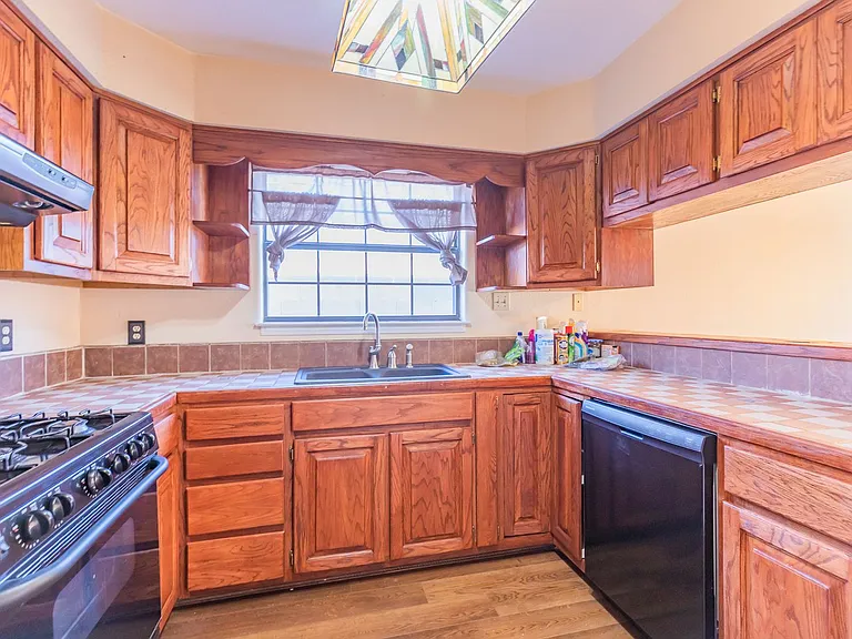 701 Venus Ave — Photo 15