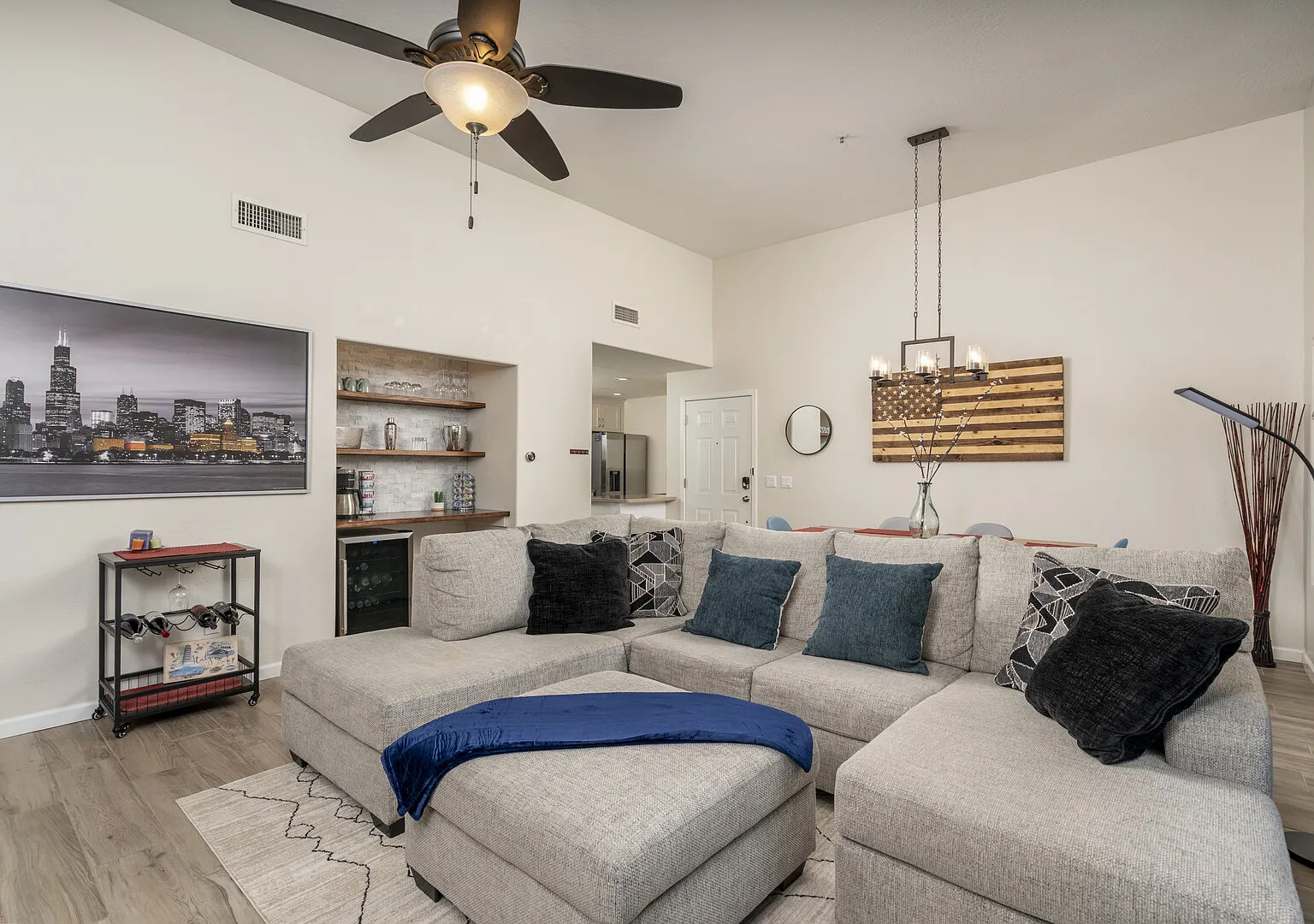 Lavish 2 Bed Scottsdale Condo — Photo 1