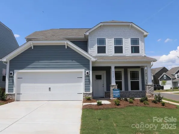 8614 Acadia Pkwy, Sherrills Ford, NC 28673