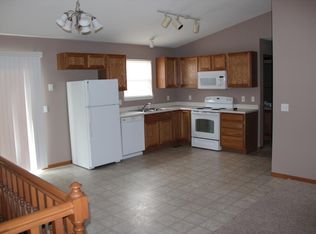 18 Robin Hood Dr, Troy, MO 63379
