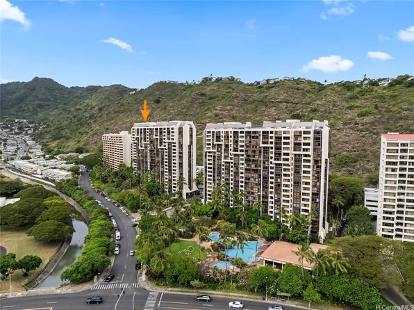531 Hahaione St #28B, Honolulu, HI 96825