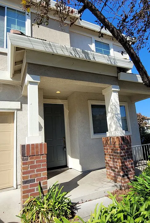501 Oasis Valley Ct