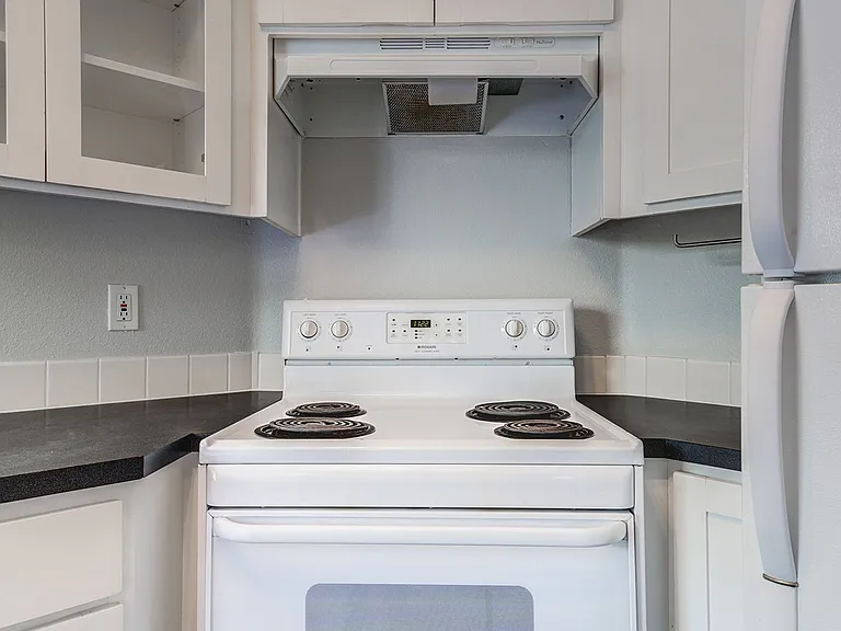2110 NW Flanders St — Photo 19