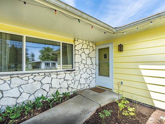 4th image of 3412 Russell Road