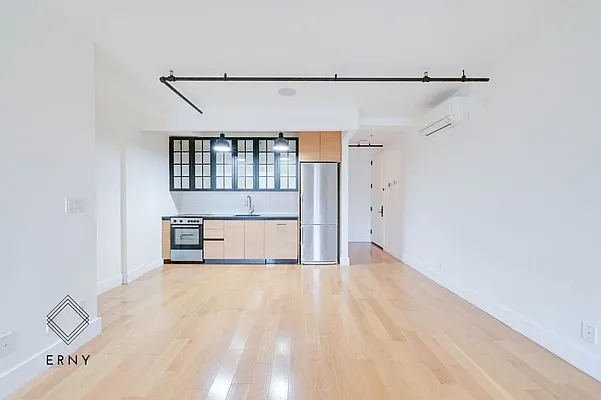 Rented by ERNY LLC | media 34