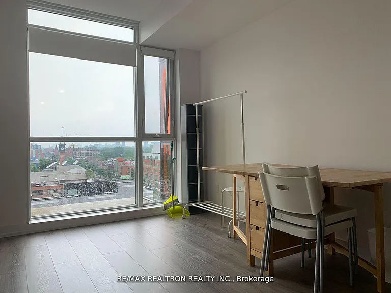 297 College St #917 — Photo 13