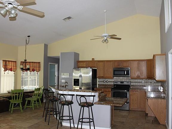 5th image of 10455 Carlson Cir