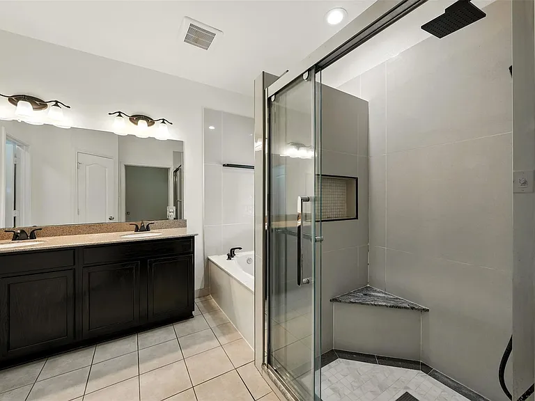 9219 Gilbert Hollow Dr — Photo 28