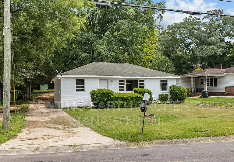 1129 Camellia Rd — Photo 2