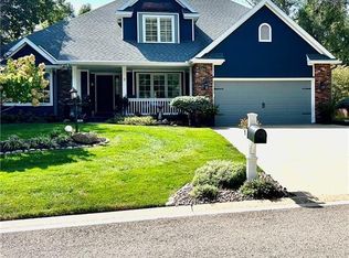 2 Chadwick Ln, Country Club, MO 64506