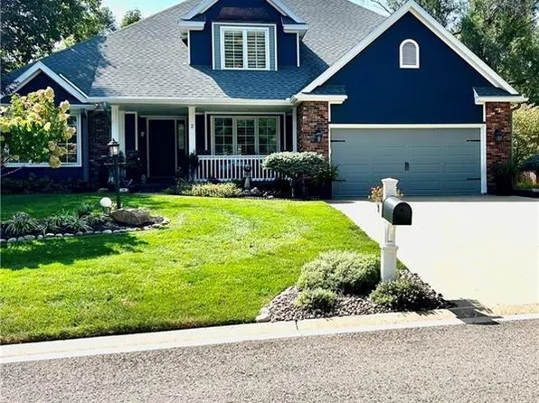 2 Chadwick Ln, Country Club, MO 64506