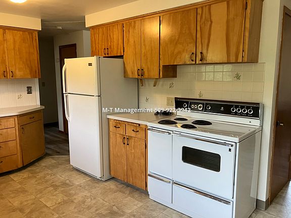 4th image of 10207 E Alki Ave