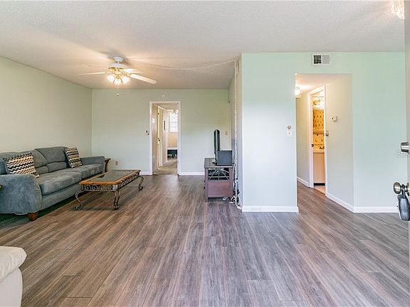 3rd image of 5095 Bay St NE APT 105