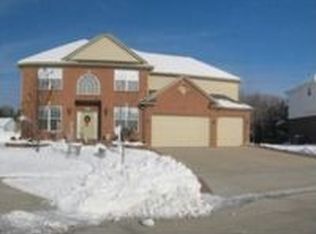 2073 Sequoia Ct, Troy, MI 48085