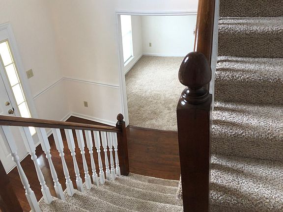 5th image of 569 Live Oak Ct