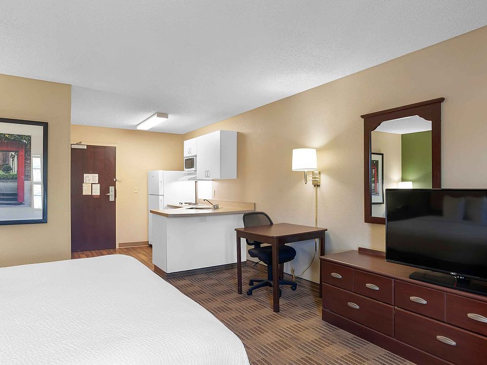 1 Bedroom Suite - 1 King Bed