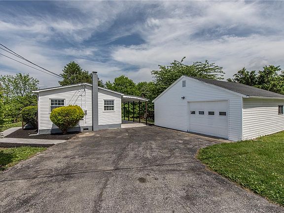 3rd image of 2799 Valley View Dr