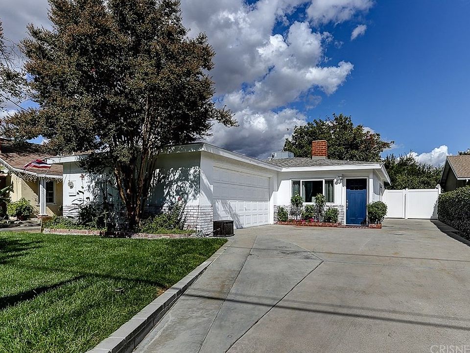 1st image of 24944 Newhall Ave