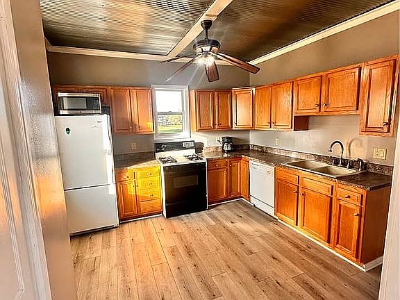 4th image of 3903 N County Road 450 E