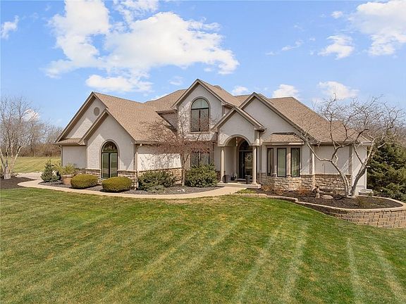 2nd image of 25002 Woodland Cir