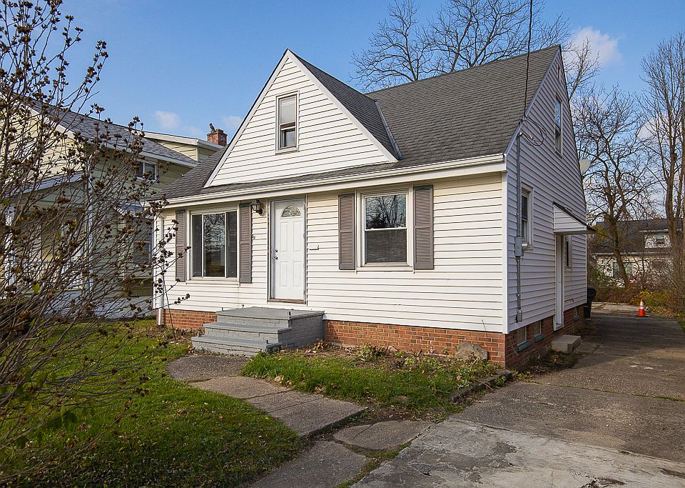1st image of 21 Blaine Ave