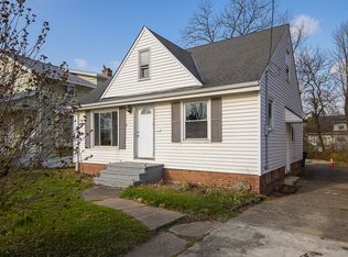 21 Blaine Ave, Bedford, OH 44146