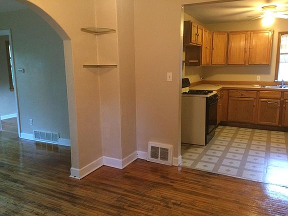 2nd image of 3818 15th Ave