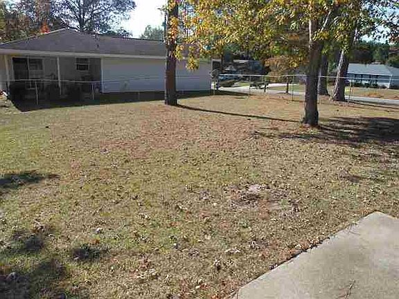5th image of 100 Woodglen Ct