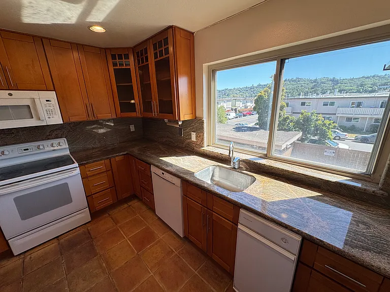 490 Canal St #11 — Photo 6