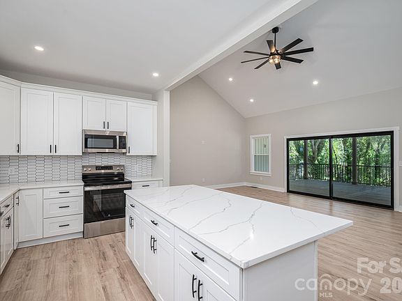 4th image of 110 Johnson Ln