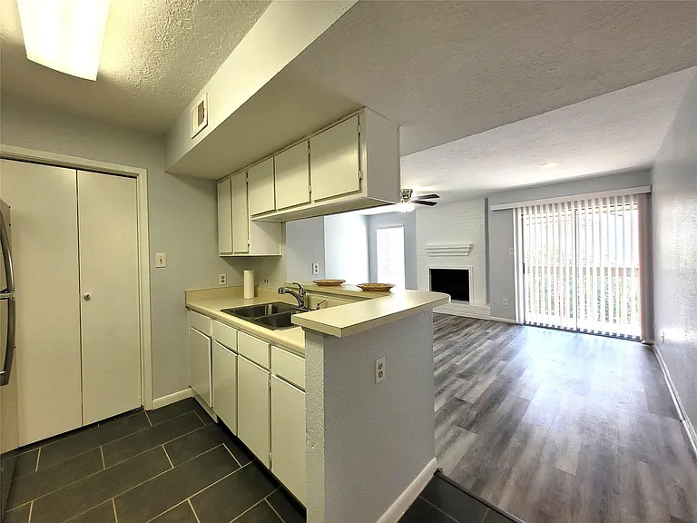 3919 Fairmont Pkwy #180 — Photo 9