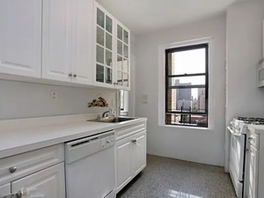 Sold by Corcoran | media 23