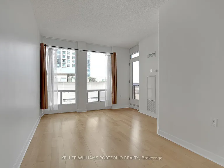 85 Bloor St E #1204 — Photo 8