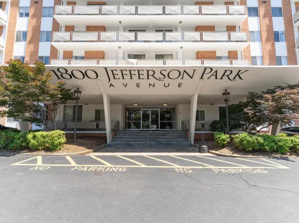 1800 Jefferson Park Ave APT 206, Charlottesville, VA 22903