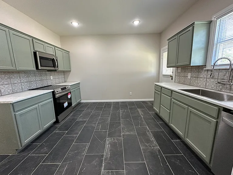 736 Mulberry St — Photo 5